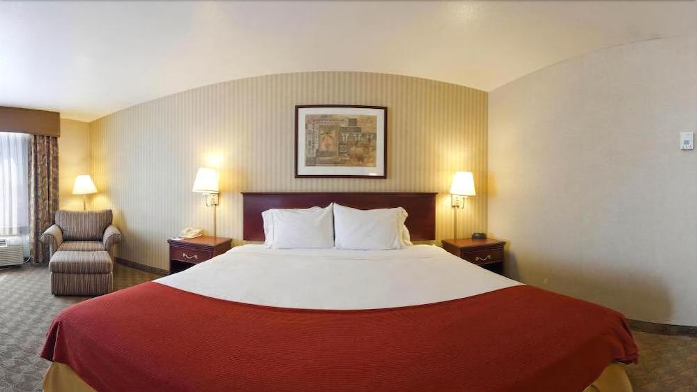 Holiday Inn Express Hotel & Suites Henderson - Traffic Star By Ihg Dış mekan fotoğraf