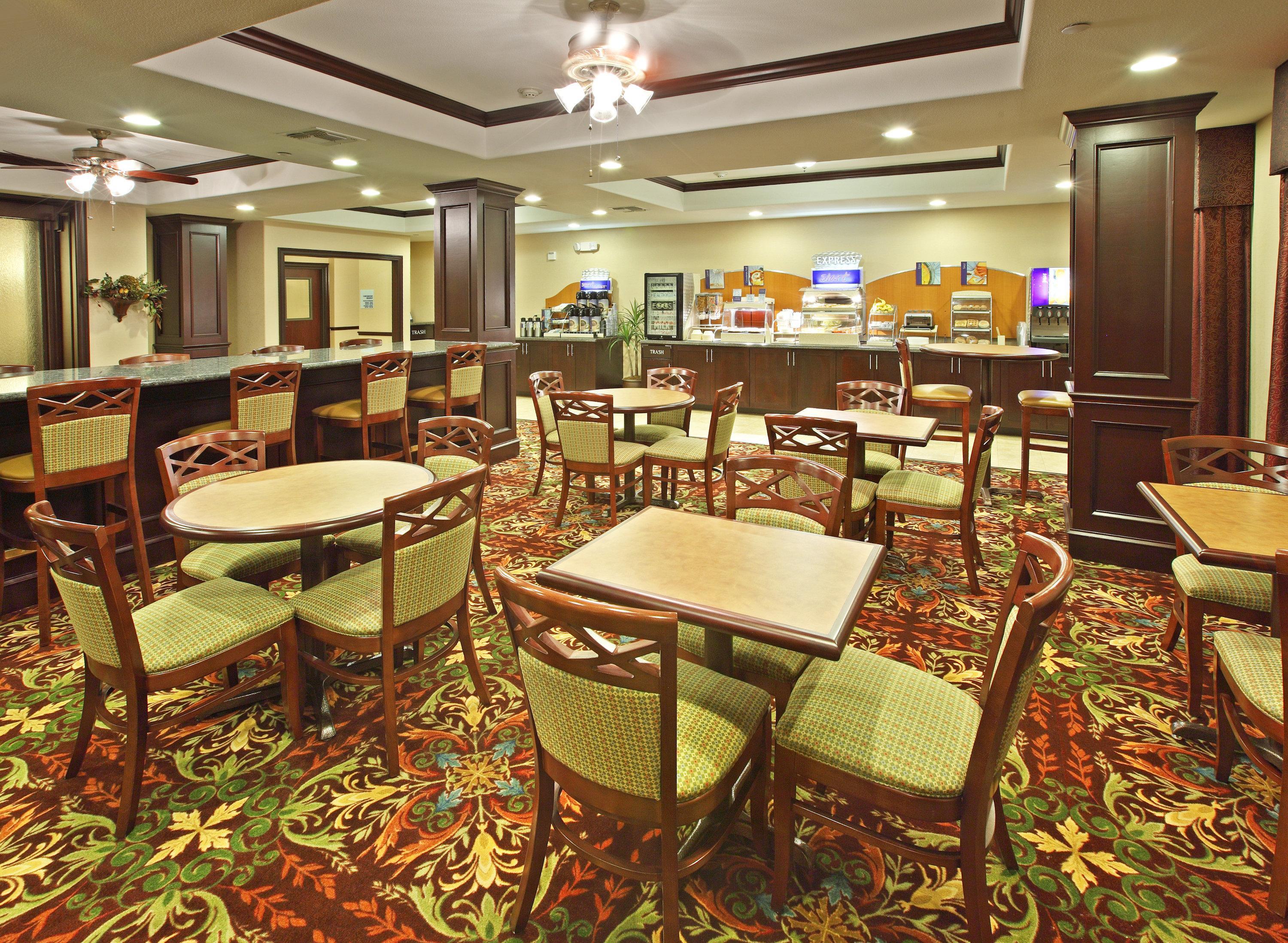 Holiday Inn Express Hotel & Suites Henderson - Traffic Star By Ihg Dış mekan fotoğraf