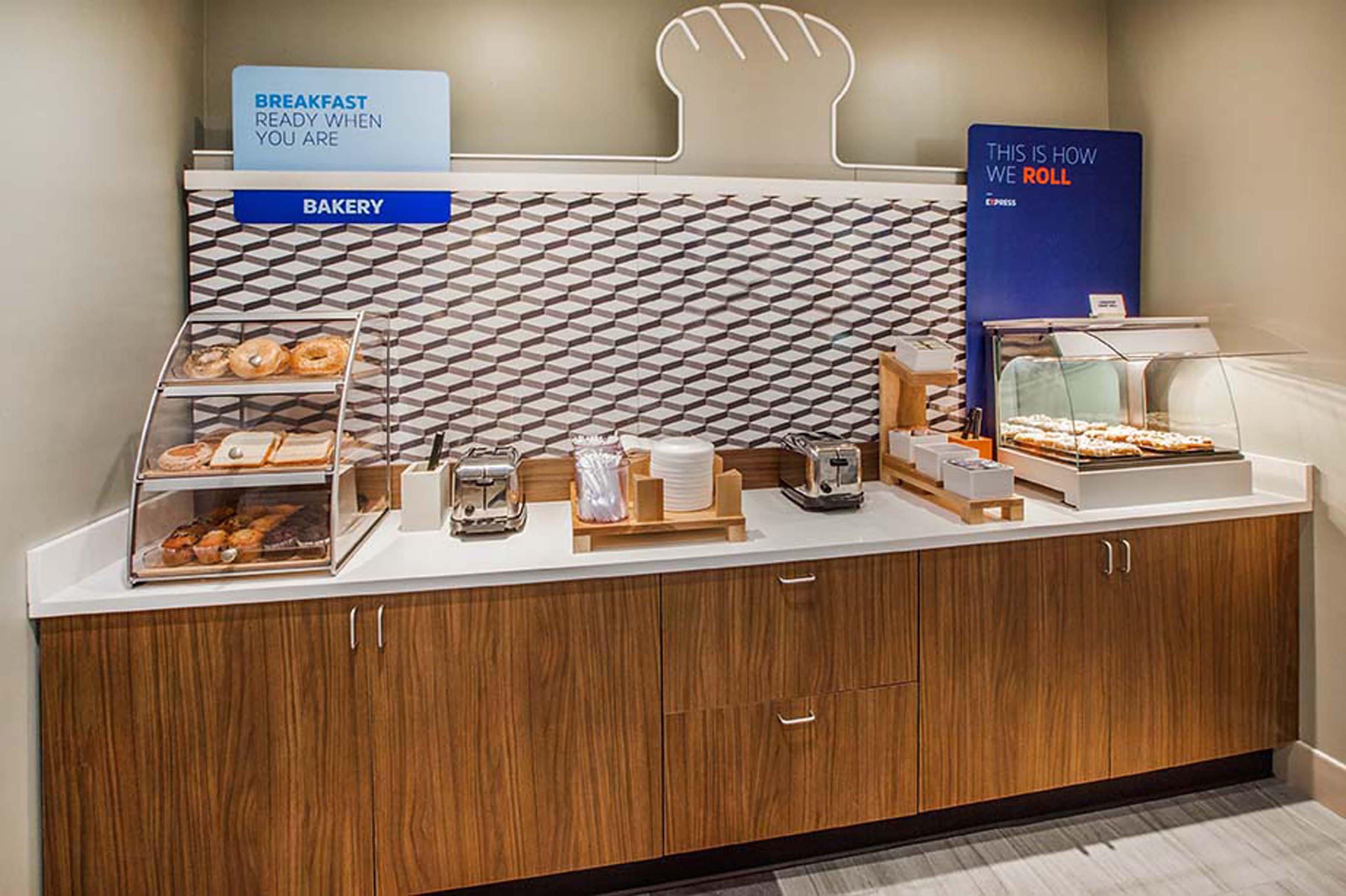Holiday Inn Express Hotel & Suites Henderson - Traffic Star By Ihg Dış mekan fotoğraf