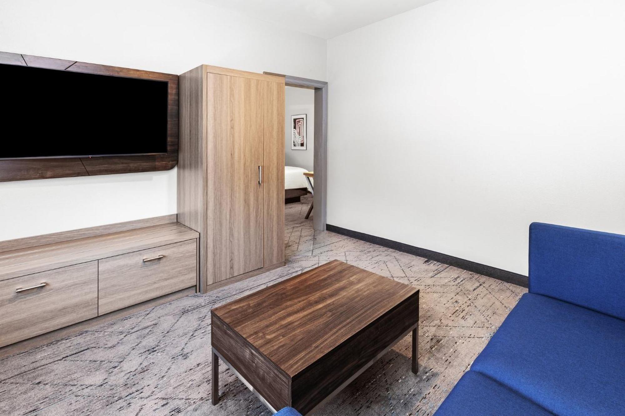 Holiday Inn Express Hotel & Suites Henderson - Traffic Star By Ihg Dış mekan fotoğraf