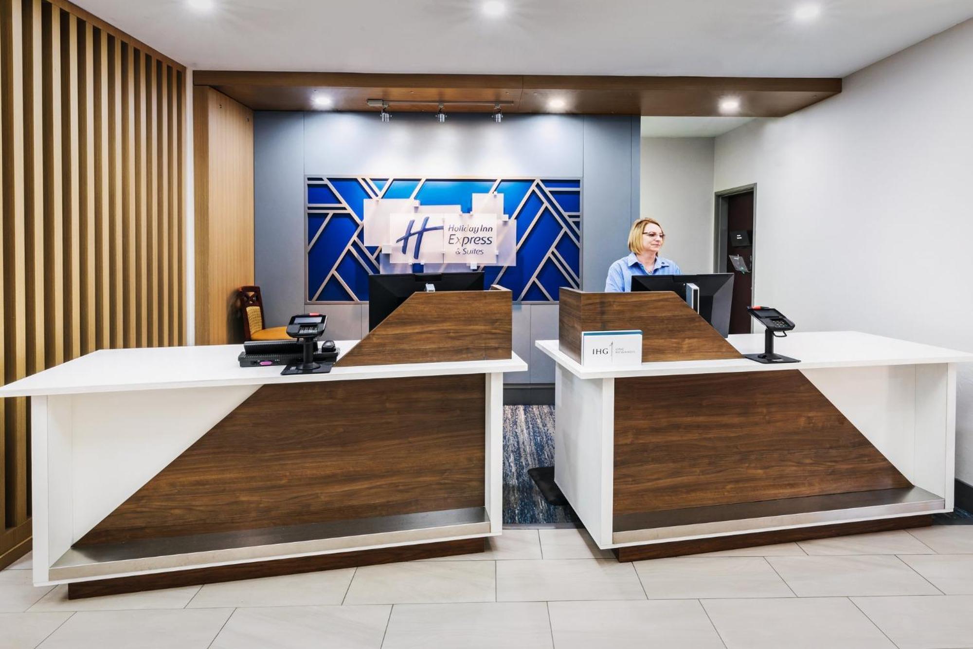 Holiday Inn Express Hotel & Suites Henderson - Traffic Star By Ihg Dış mekan fotoğraf