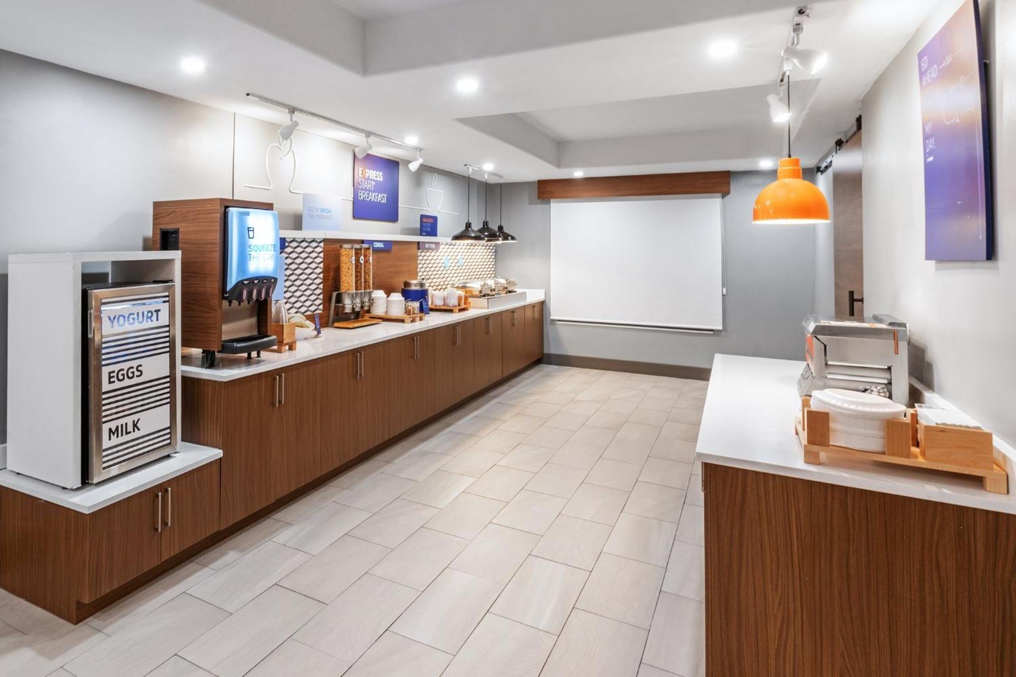 Holiday Inn Express Hotel & Suites Henderson - Traffic Star By Ihg Dış mekan fotoğraf