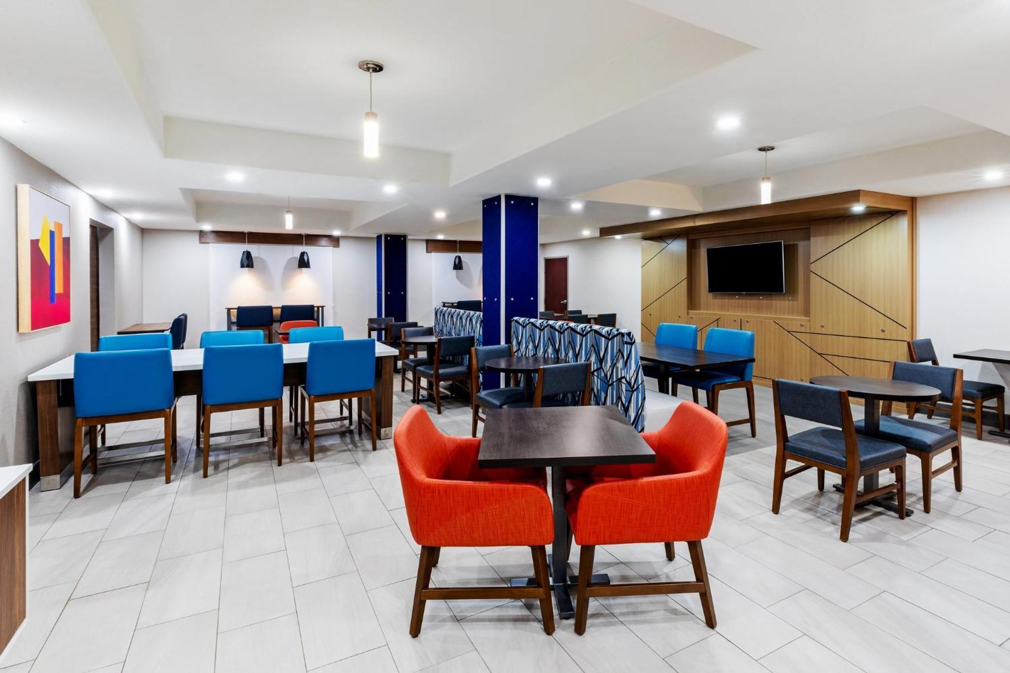 Holiday Inn Express Hotel & Suites Henderson - Traffic Star By Ihg Dış mekan fotoğraf