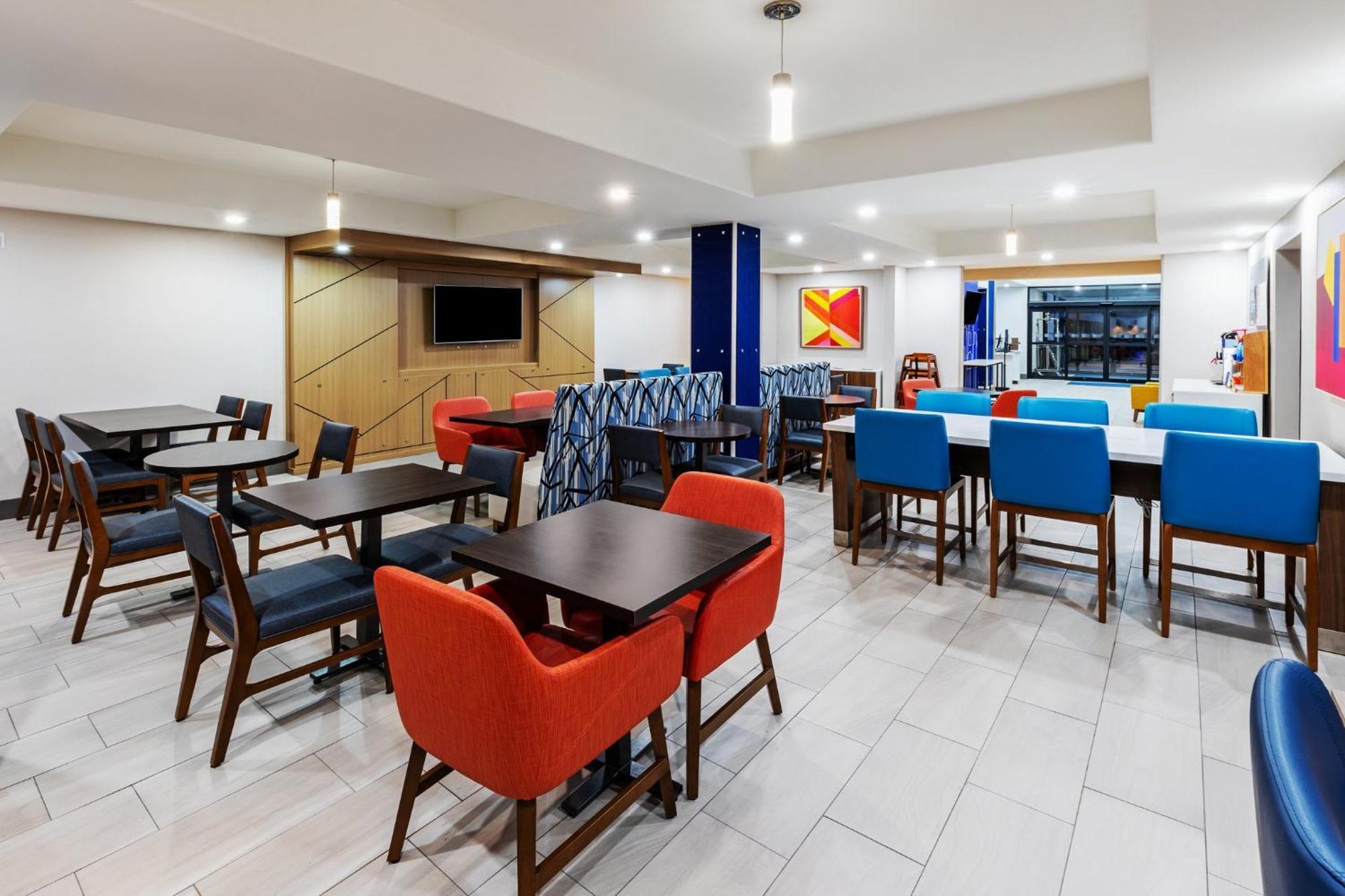 Holiday Inn Express Hotel & Suites Henderson - Traffic Star By Ihg Dış mekan fotoğraf