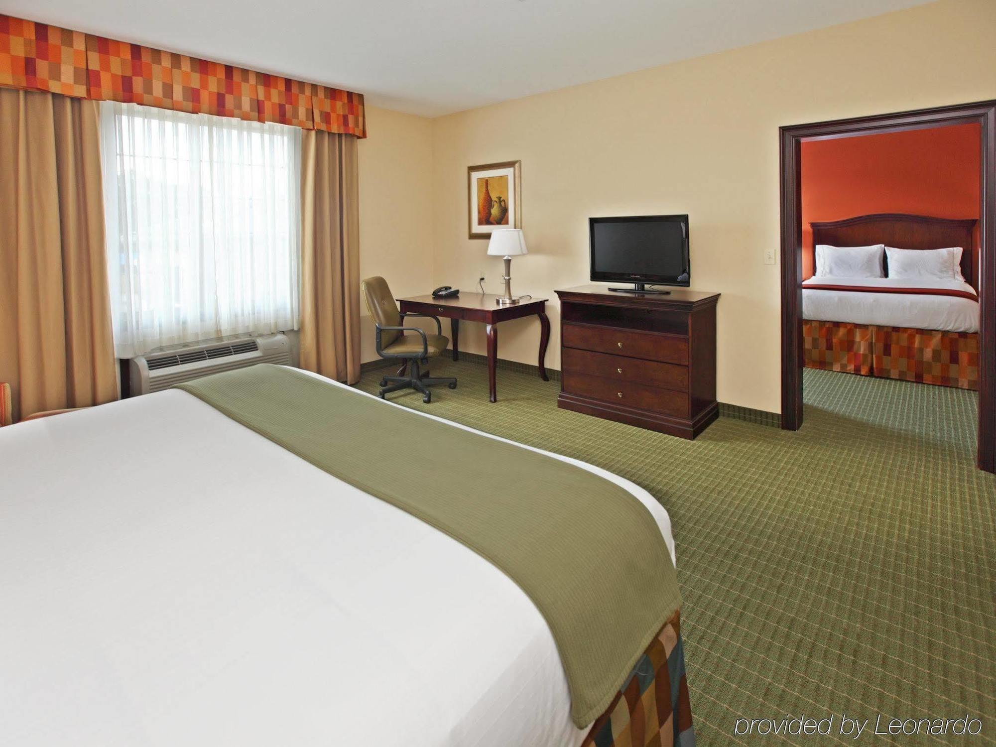 Holiday Inn Express Hotel & Suites Henderson - Traffic Star By Ihg Oda fotoğraf